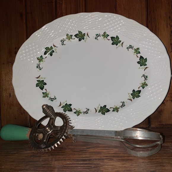 MARLBOROUGH OLD ENGLISH IRONSTONE PLATTER - Picture 1 of 2